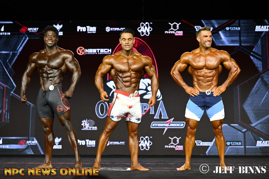 2026 Mr Olympia メンズフィジークの大会写真